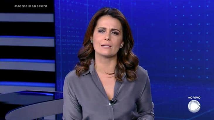 A jornalista Adriana Araújo foi punida na Record - Foto: Reprodução A jornalista Adriana Araújo foi punida na Record - Foto: Reprodução
