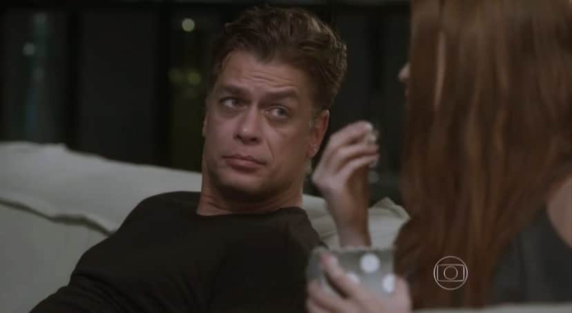 Arthur fica encantado com doçura e ingenuidade de mocinha de Totalmente Demais Arthur fica encantado com doçura e ingenuidade de mocinha de Totalmente Demais