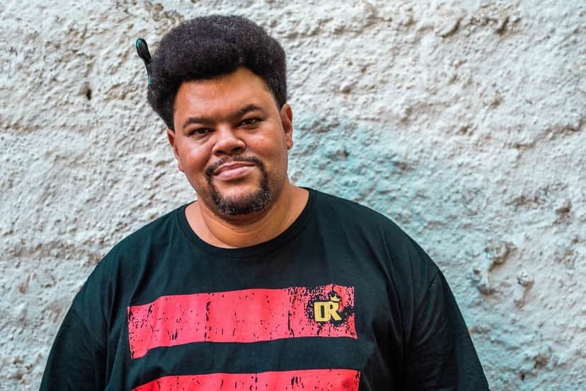 Babu Santana, do BBB, é o Frei Severo de Amor Perfeito. (Foto: Reprodução / TV Globo) Babu Santana, do BBB, é o Frei Severo de Amor Perfeito. (Foto: Reprodução / TV Globo)