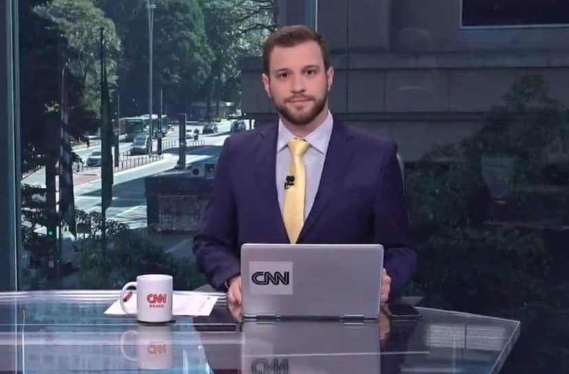 O jornalista Cassius Zilmann desabafou ao ser rebaixado na CNN Brasil - Foto: Reprodução O jornalista Cassius Zilmann desabafou ao ser rebaixado na CNN Brasil - Foto: Reprodução