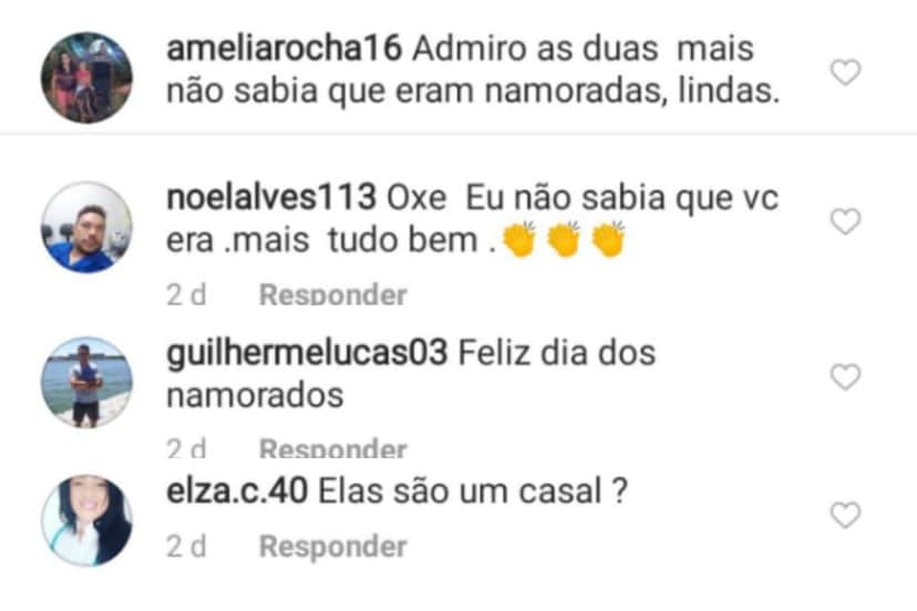 Adriana Araújo deixou os internautas em dúvida após foto com amiga Adriana Araújo deixou os internautas em dúvida após foto com amiga