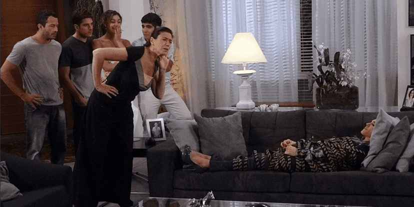 Tereza Cristina (Christiane Torloni) será humilhada por Griselda (Lilia Cabral) em Fina Estampa (Foto: Divulgação/Globo) Tereza Cristina (Christiane Torloni) será humilhada por Griselda (Lilia Cabral) em Fina Estampa (Foto: Divulgação/Globo)