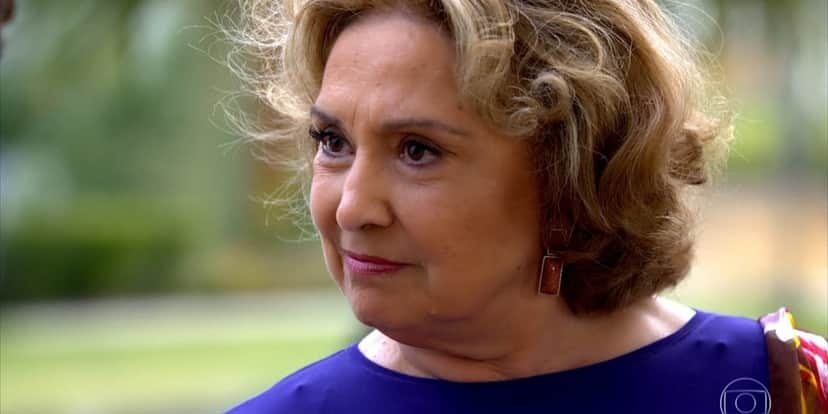 Íris (Eva Wilma) venderá segredo de Tereza Cristina (Christiane Torloni) para rival em Fina Estampa (Foto: Reprodução/Globo) 
