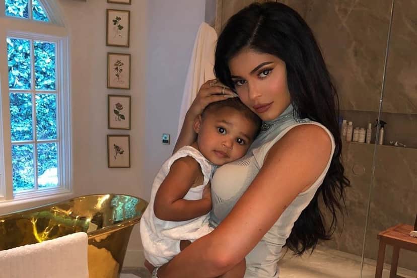 Sobre racismo, Kylie Jenner revela que teme pela filha (Foto: Reprodução) Sobre racismo, Kylie Jenner revela que teme pela filha (Foto: Reprodução)