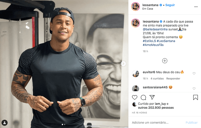 O famoso cantor de axé e namorado de Lore Improta, Léo Santana deixou os seus seguidores babando ao esbanjar sensualidade - Foto: Reprodução/Instagram) O famoso cantor de axé e namorado de Lore Improta, Léo Santana deixou os seus seguidores babando ao esbanjar sensualidade - Foto: Reprodução/Instagram)