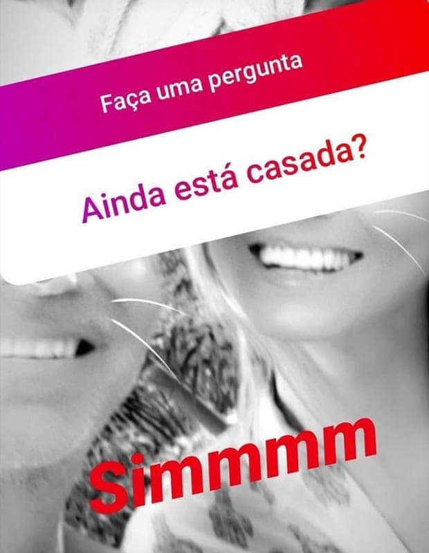 Lívia Andrade postou foto ao lado do marido misterioso (Reprodução) sbt silvio santos Lívia Andrade postou foto ao lado do marido misterioso (Reprodução) sbt silvio santos