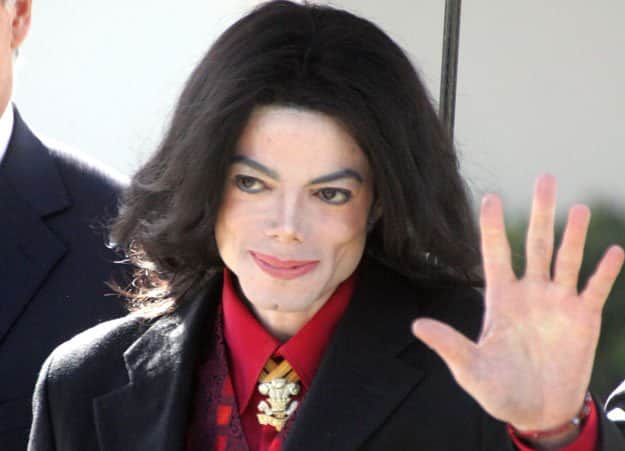 Informações revelam que Michael Jackson está vivo e sendo conservado em tanque de nitrogênio (Foto: Reprodução) Informações revelam que Michael Jackson está vivo e sendo conservado em tanque de nitrogênio (Foto: Reprodução)