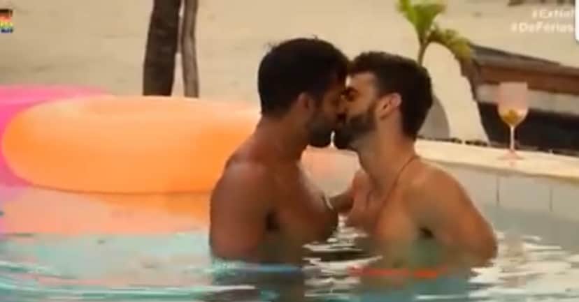 Cena de sexo gay é cortada pela MTV no De Férias com o Ex (Foto: Reprodução) Cena de sexo gay é cortada pela MTV no De Férias com o Ex (Foto: Reprodução)