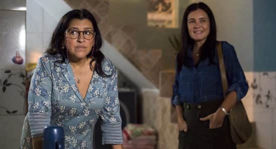 Lurdes e Thelma em cena da novela Amor de Mãe, da Globo - Foto: Reprodução Lurdes e Thelma em cena da novela Amor de Mãe, da Globo - Foto: Reprodução
