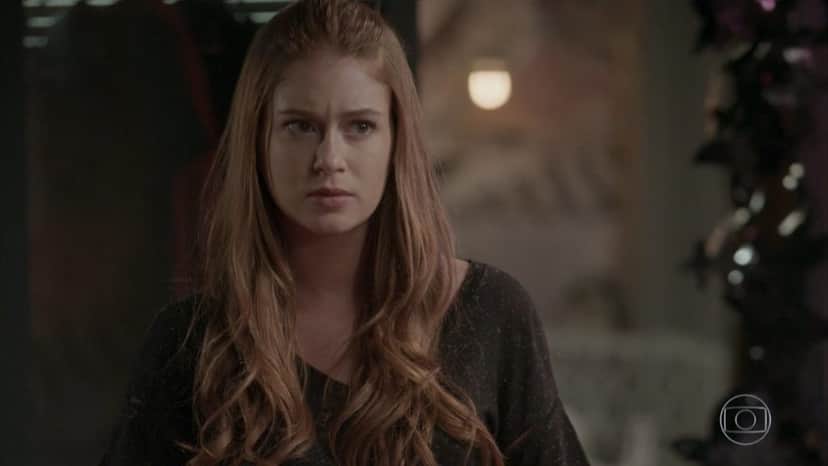 Eliza com expressão de desconfiança em cena da novela Totalmente Demais Eliza com expressão de desconfiança em cena da novela Totalmente Demais
