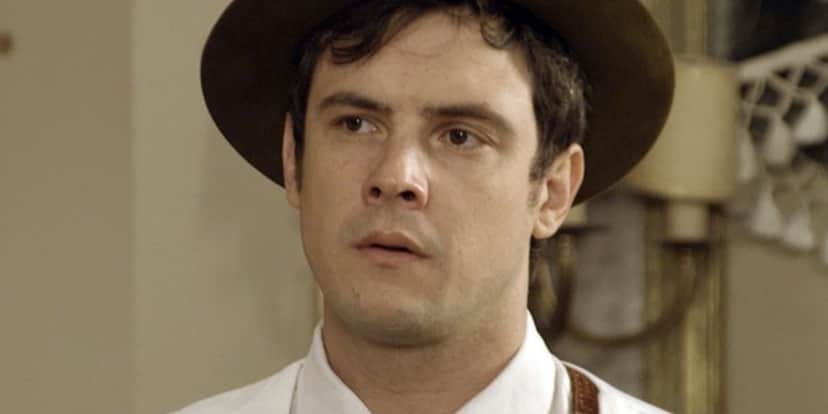Sérgio Guizé em Eta Mundo Bom (Foto: Reprodução/Globo)