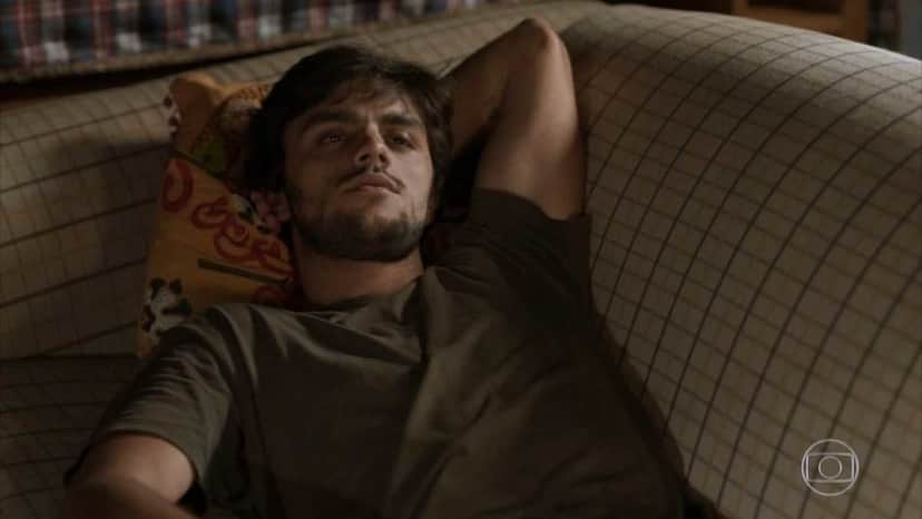 Jonatas chora todas as pitangas em cena de Totalmente Demais Jonatas chora todas as pitangas em cena de Totalmente Demais