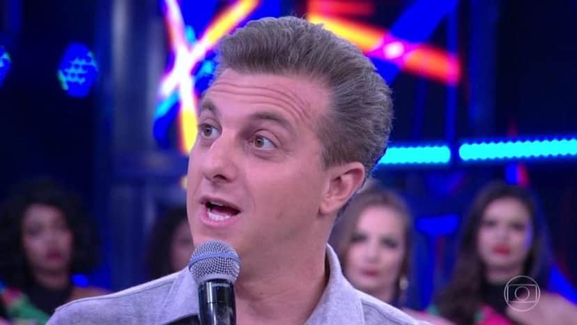 Luciano Huck em seu programa na Globo, o Caldeirão - Foto: Reprodução Luciano Huck em seu programa na Globo, o Caldeirão - Foto: Reprodução