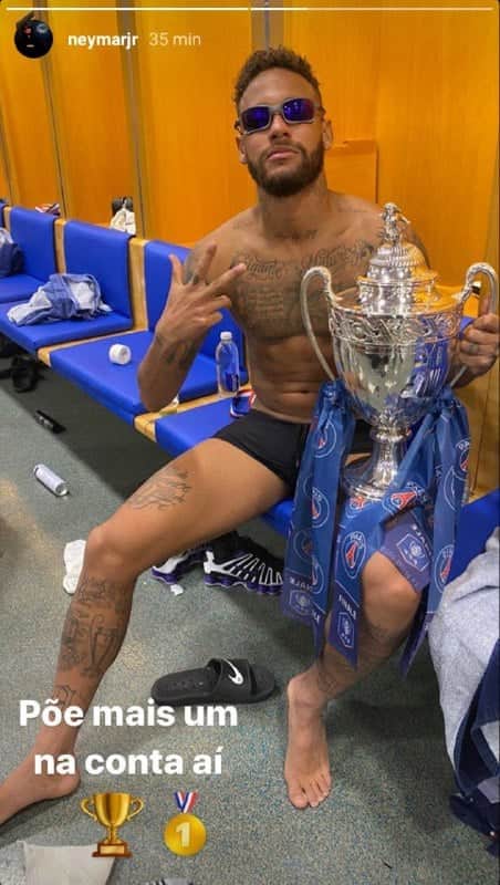 Neymar surgiu mostrando o corpo após usar cueca que pequena (Foto: Reprodução) Neymar surgiu mostrando o corpo após usar cueca que pequena (Foto: Reprodução)