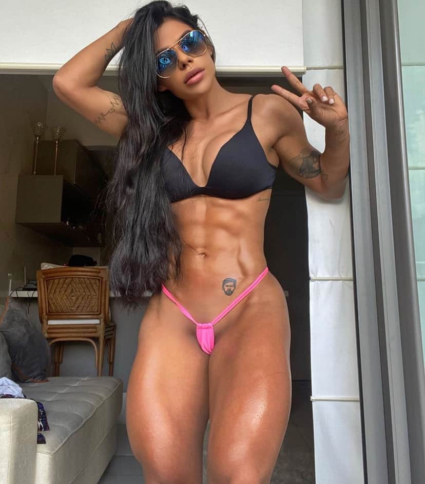 Suzy Cortez, Miss Bumbum, revela que tem ganho mais de R$ 1 milhão mensais vendendo nudes (Foto: Reprodução)