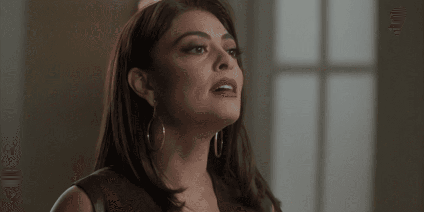 Carolina (Juliana Paes) vai expor segredo do passado de Eliza (Marina Ruy Barbosa) em Totalmente Demais (Foto: Reprodução/Globo) Carolina (Juliana Paes) vai expor segredo do passado de Eliza (Marina Ruy Barbosa) em Totalmente Demais (Foto: Reprodução/Globo)