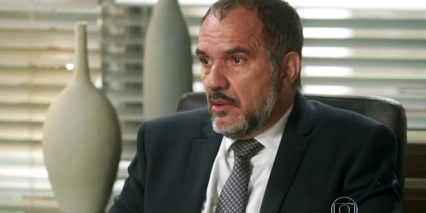 Germano (Humberto Martins) fica apavorado com a volta da ex-amante em Totalmente Demais (Foto: Reprodução/Globo) Germano (Humberto Martins) fica apavorado com a volta da ex-amante em Totalmente Demais (Foto: Reprodução/Globo)