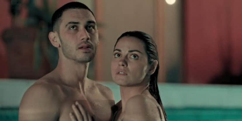 Maite Perroni se relaciona com aluno em nova série da Netflix. (Foto: Divulgação) Maite Perroni se relaciona com aluno em nova série da Netflix. (Foto: Divulgação)