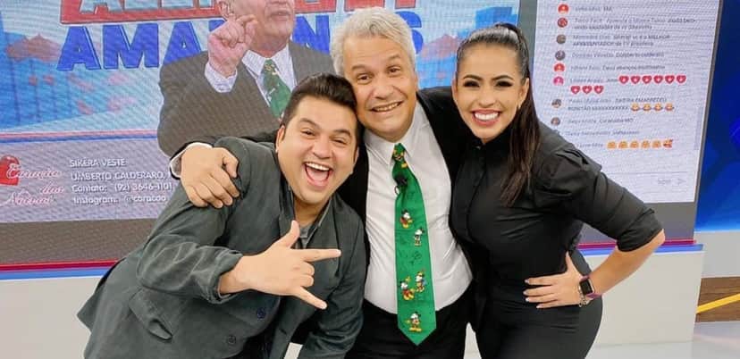 Sikêra Jr. posa ao lado de seus substitutos, Mayara Rocha e Brunoso (foto: Reprodução/Instagram) Sikêra Jr. posa ao lado de seus substitutos, Mayara Rocha e Brunoso (foto: Reprodução/Instagram)