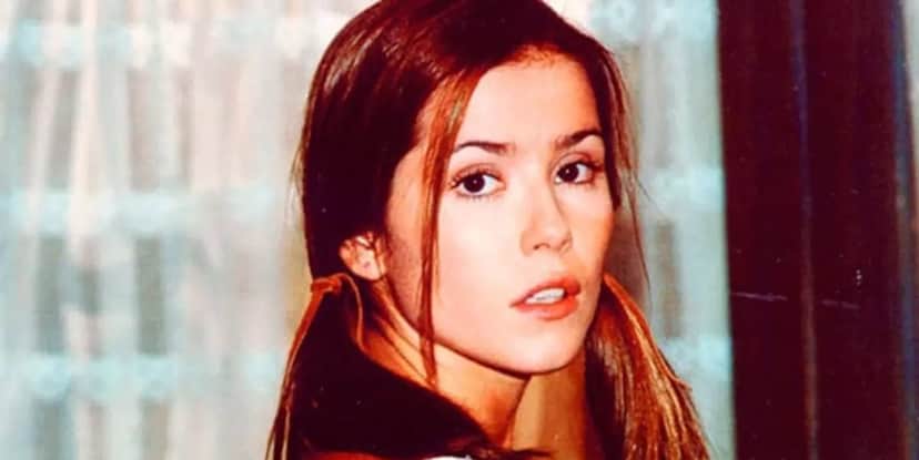 Deborah Secco na época em que interpretava a personagem Íris em Laços de Família (Foto: Reprodução) Deborah Secco na época em que interpretava a personagem Íris em Laços de Família (Foto: Reprodução)