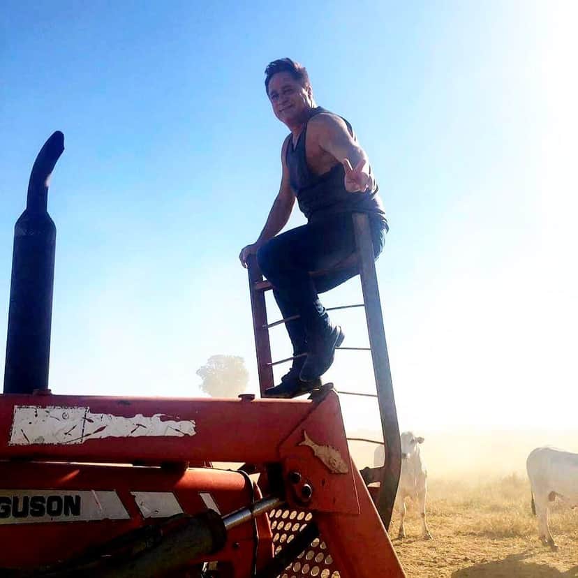 Leonardo em sua Fazenda (Foto: Reprodução) Leonardo em sua Fazenda (Foto: Reprodução)