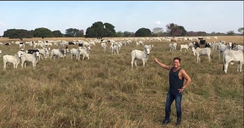 Leonardo em sua Fazenda (Foto: Reprodução) Leonardo em sua Fazenda (Foto: Reprodução)