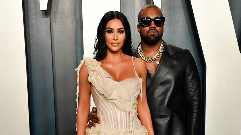 Kim Kardashian e Kanye West fazem viagem para tentar salvar casamento (Foto: Reprodução) Kim Kardashian e Kanye West fazem viagem para tentar salvar casamento (Foto: Reprodução)