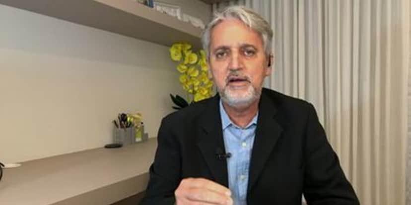 GloboNews e Estúdio I: Valdo Cruz relembrou época em que foi preso no início da carreira (Foto: Reprodução) GloboNews e Estúdio I: Valdo Cruz relembrou época em que foi preso no início da carreira (Foto: Reprodução)