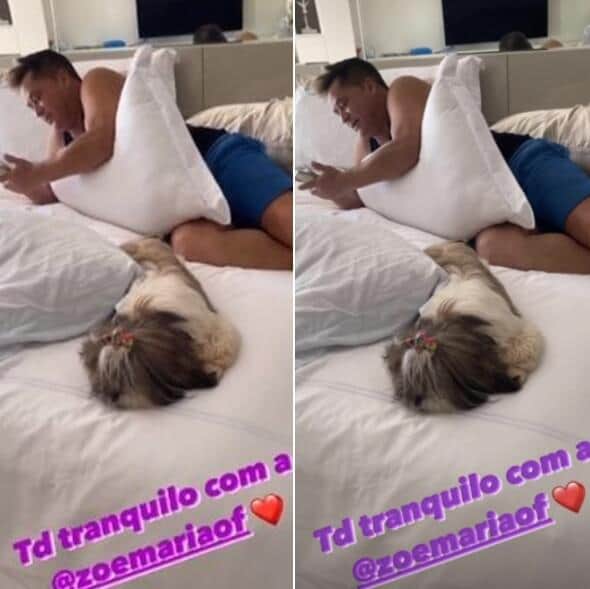 O cantor brincou com Zoe Maria O cantor brincou com Zoe Maria