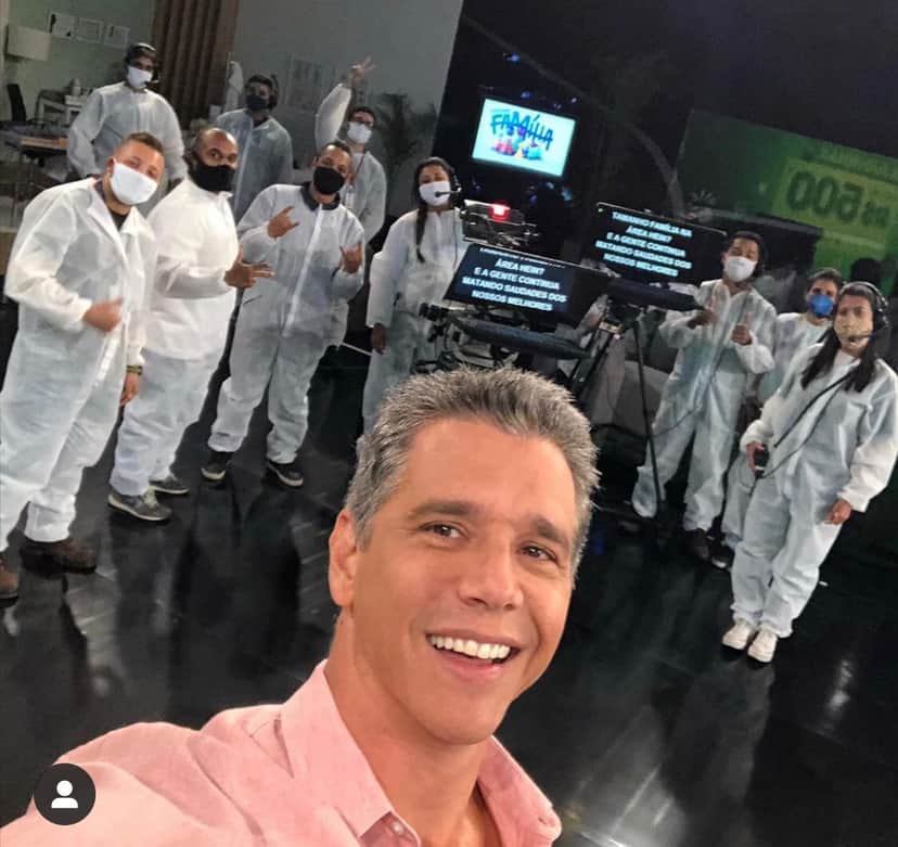 Marcio Garcia reencontra profissionais de Tamanho Família - (Divulgação/TV Globo) Marcio Garcia reencontra profissionais de Tamanho Família - (Divulgação/TV Globo)