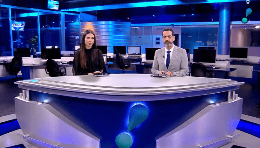 RedeTV! sai do ar durante o telejornal RedeTV! News (Foto: Reprodução) RedeTV! sai do ar durante o telejornal RedeTV! News (Foto: Reprodução)