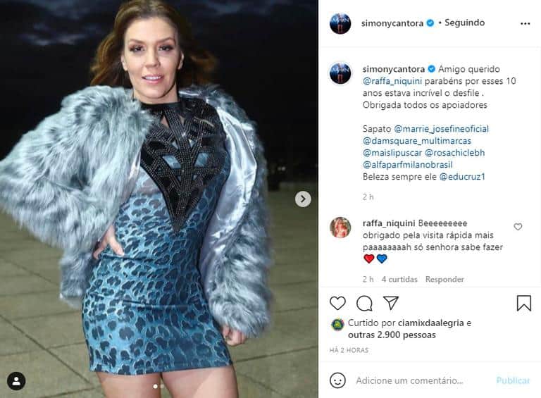 Aos 44 anos, Simony ostenta boa forma com microvestido colado - (Reprodução/Instagram) Aos 44 anos, Simony ostenta boa forma com microvestido colado - (Reprodução/Instagram)