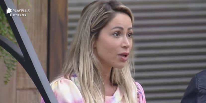 Carol Narizinho acabou deixando partes íntimas escapar em A Fazenda 12 e fez relato para colegas de confinamento (Foto: Reprodução) Carol Narizinho acabou deixando partes íntimas escapar em A Fazenda 12 e fez relato para colegas de confinamento (Foto: Reprodução)