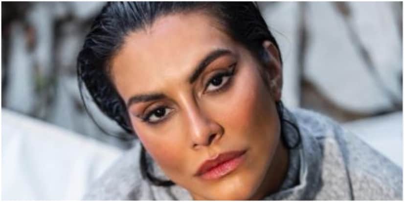 Cleo fala que teve o rosto deformada (Foto: Reprodução) Cleo fala que teve o rosto deformada (Foto: Reprodução)