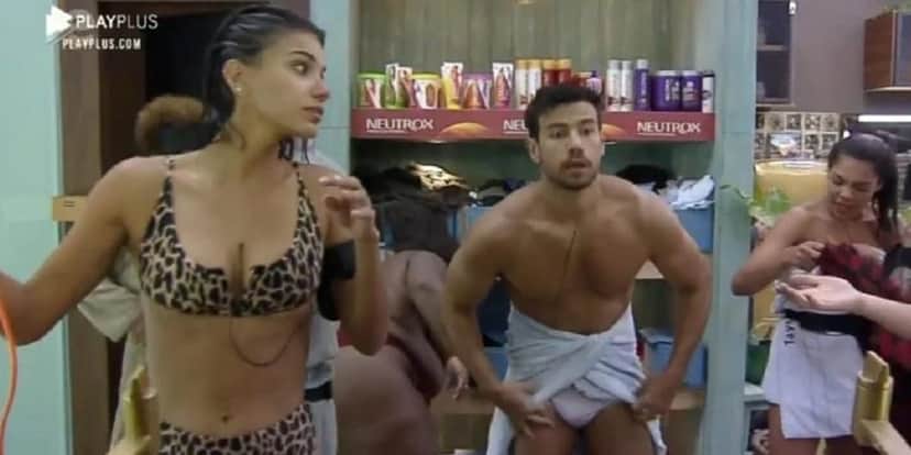 Mariano mostrou demais ao trocar de cueca em A Fazenda 12 (Foto: Reprodução) Mariano mostrou demais ao trocar de cueca em A Fazenda 12 (Foto: Reprodução)