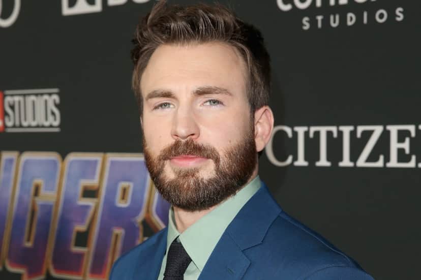 O ator Chris Evans é famoso como o Capitão América (Steve Rogers) nos filmes da Marvel assim como também nos filmes dos Vingadores nos cinemas (Photo by Jesse Grant/Getty Images for Disney) O ator Chris Evans é famoso como o Capitão América (Steve Rogers) nos filmes da Marvel assim como também nos filmes dos Vingadores nos cinemas (Photo by Jesse Grant/Getty Images for Disney)