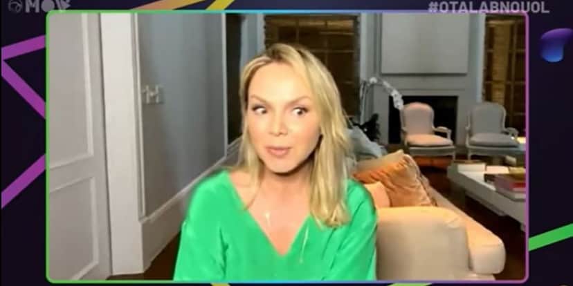 Eliana responde resposta de fã e manda indireta para Silvio Santos (Foto: Reprodução/YouTuber Uol) Eliana responde resposta de fã e manda indireta para Silvio Santos (Foto: Reprodução/YouTuber Uol)