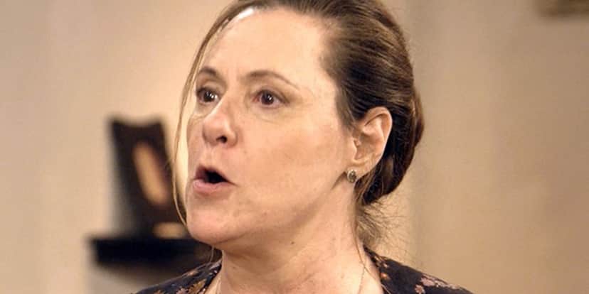 Cunegundes (Elizabeth Savala) fica furiosa ao ter segredo do passado revelado em Eta Mundo Bom (Foto: Reprodução/Globo) Cunegundes (Elizabeth Savala) fica furiosa ao ter segredo do passado revelado em Eta Mundo Bom (Foto: Reprodução/Globo)