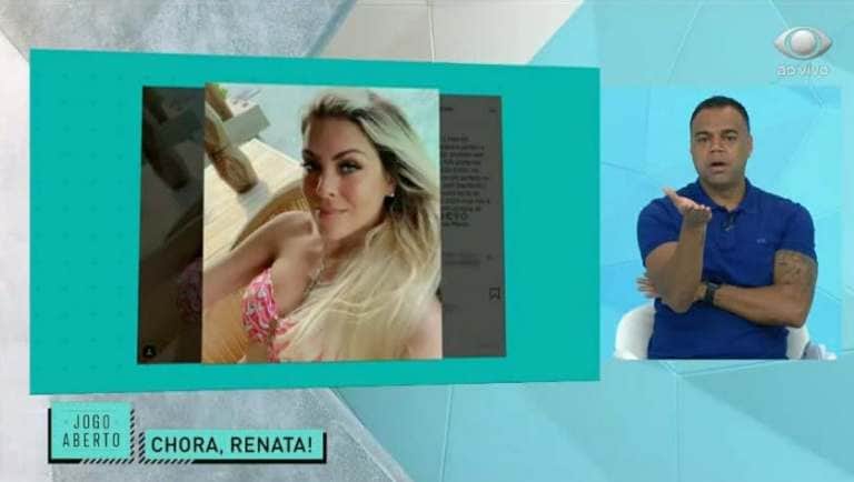 Denílson comentou foto de Renata Fan de biquíni ao vivo na Band (Reprodução) Denílson comentou foto de Renata Fan de biquíni ao vivo na Band (Reprodução)