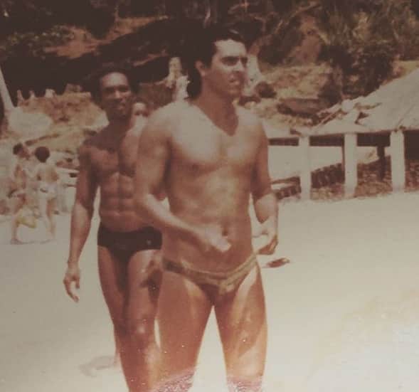 Sidney Magal e o seu "pacote" na praia (Foto: Reprodução) Sidney Magal e o seu "pacote" na praia (Foto: Reprodução)