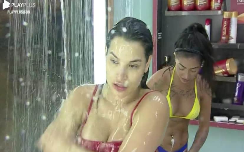 Raissa e Mirella em A Fazenda 12 (Foto: Divulgação) Raissa e Mirella em A Fazenda 12 (Foto: Divulgação)