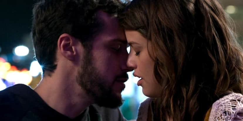 Giovanni não resiste e beija Camila na novela das sete Giovanni não resiste e beija Camila na novela das sete