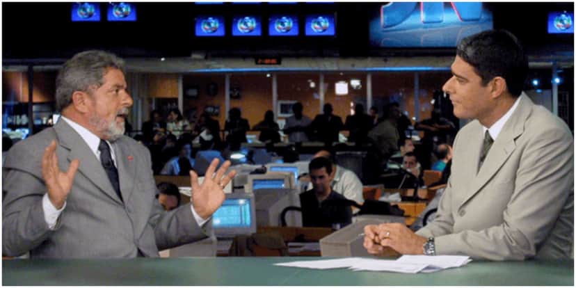 O ex-presidente Lula surpreendeu ao detonar o Jornal Nacional de William Bonner - Foto: Reprodução O ex-presidente Lula surpreendeu ao detonar o Jornal Nacional de William Bonner - Foto: Reprodução
