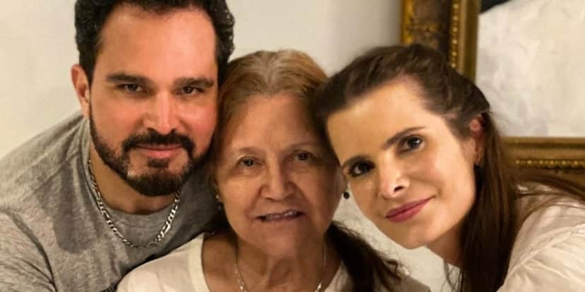 Luciano ao lado da mãe, Dona Helena, e a esposa, Flávia Fonseca (Foto: reprodução/Instagram) Luciano ao lado da mãe, Dona Helena, e a esposa, Flávia Fonseca (Foto: reprodução/Instagram)