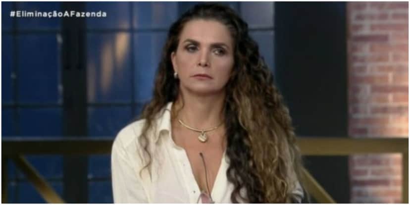 Luiza Ambiel arma plano sujo para ajudar Mirella em A Fazenda (Foto: Reprodução) Luiza Ambiel arma plano sujo para ajudar Mirella em A Fazenda (Foto: Reprodução)