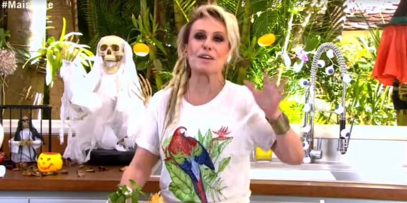 Ana Maria no "Mais Você" de hoje com dreads (Foto: Reprodução/TV Globo) Ana Maria no "Mais Você" de hoje com dreads (Foto: Reprodução/TV Globo)