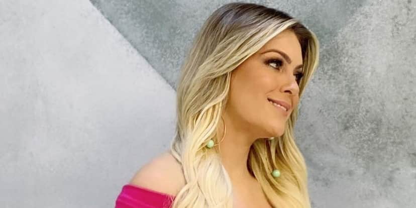 Renata Fan chamou a atenção com seu look (Foto: reprodução) Renata Fan chamou a atenção com seu look (Foto: reprodução)