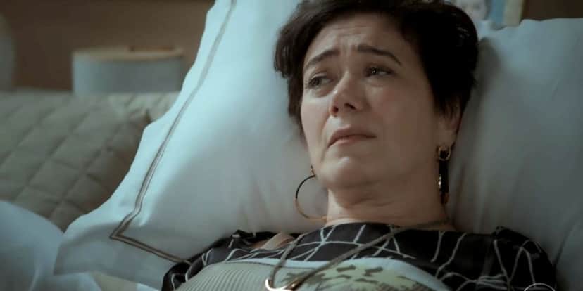 Silvana deitada em cena de A Força do Querer Silvana deitada em cena de A Força do Querer