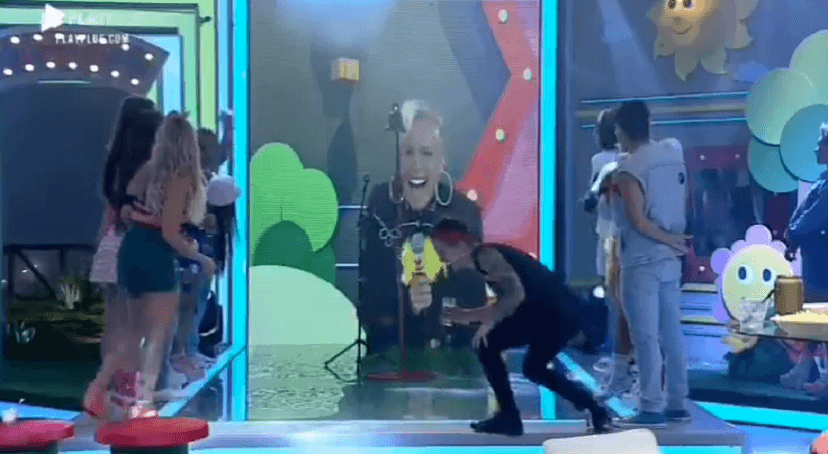 Xuxa Meneghel apareceu no reality show da Record TV (Foto: Reprodução) Xuxa Meneghel apareceu no reality show da Record TV (Foto: Reprodução)