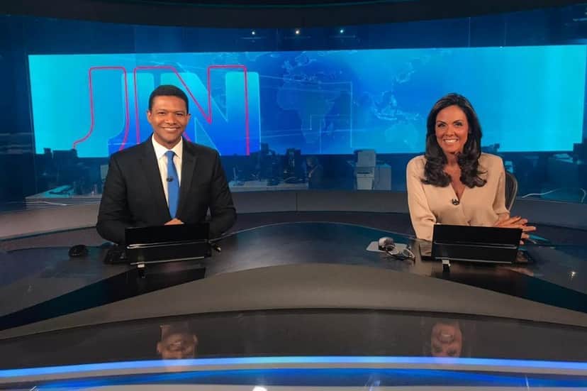 Cristina Ranzolin comandou o JN e foi recebida por Bonner e sua esposa Natasha Dantas (Foto reprodução) Cristina Ranzolin comandou o JN e foi recebida por Bonner e sua esposa Natasha Dantas (Foto reprodução)